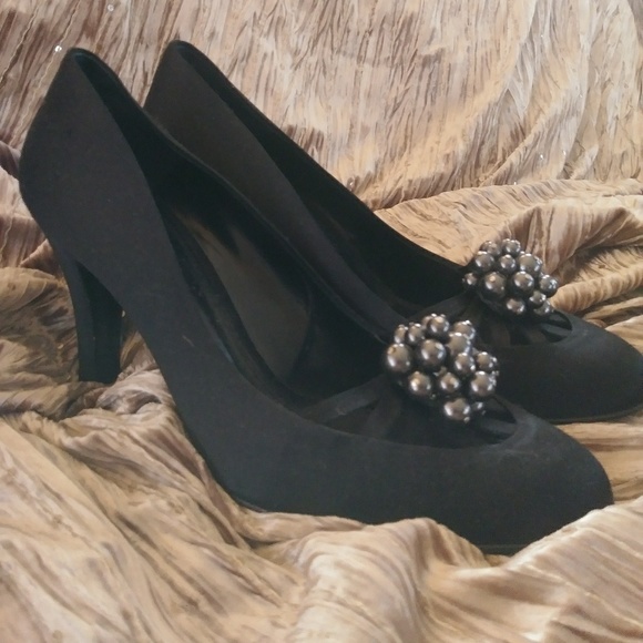 Satin special occation shoes - Picture 2 of 2